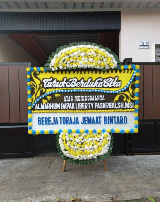 Papan Bunga Duka di Lembeh Utara